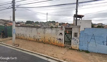 Casa com 4 Quartos e 1 Galpão  à Venda. Parque Guarani