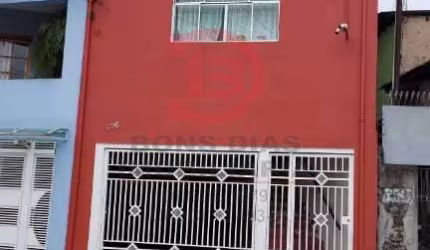 SOBRADO À VENDA  COM 3 QUARTOS E 4 VAGAS  - JARDIM TRÊS MARIAS
