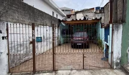 Linda Casa de Padrão para Alugar na Vila Araguaia, São Paulo