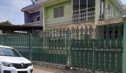 Sobrado à venda - 3 quartos (1suíte) e 4 vagas de garagem - Ponte Rasa