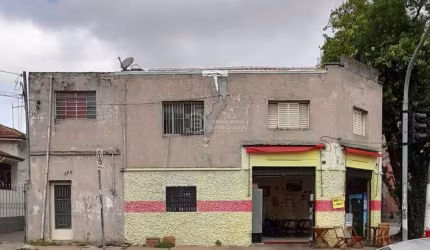 Sobrado à venda com salão comercial no térreo - Penha