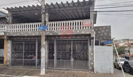 Sobrado frontal com 02 quartos e 03 vagas Burgo Paulista