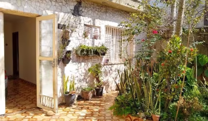 CASA TERREA A VENDA COM 3 QUARTOS E 2 VAGAS 184m2 NA VILA CARRAO