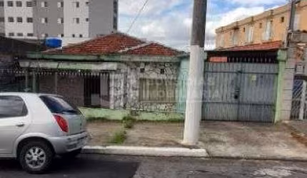 Imóvel à venda com duas casas para demolição em terreno aprox. 10x42m - Vila Ré