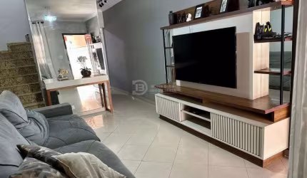 Lindo Sobrado à Venda com 2 Dormitórios e 2 Vagas Jd Fernandes, 80m