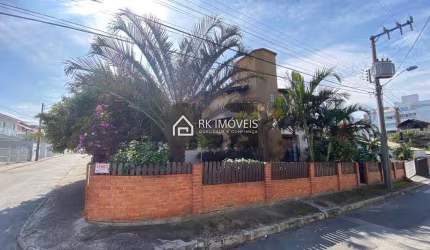 Excelente Imóvel com 03 dormitórios sendo 01 Suíte