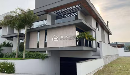 Excelente Casa no Condomínio Premier Jurerê Internacional
