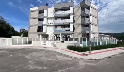 Apartamento de 3 dormitórios, semi mobiliado, vaga de garagem, frente rua e vista Morro em Palmas/Governador Celso Ramos