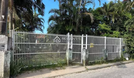 Terreno de 360m2 nos Ingleses