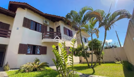 Linda Casa em área privilegiada na Praia de Ingleses