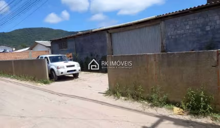 Galpão de 200m2 no Rio Vermelho