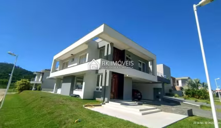 Belíssima Casa Alto Padrão em Condomínio Fechado