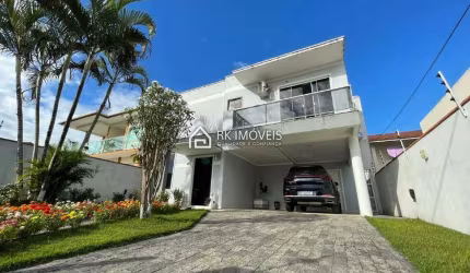 Casa Exclusiva à Venda com 3 suítes + Edícula – Sustentabilidade, Conforto e Sofisticação!
