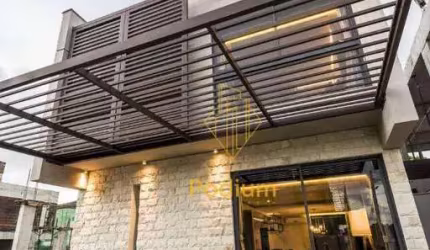 Casa de 1º andar em condomínio fechado com área de lazer completa em Intermares - CA0011