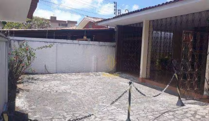Casa ampla com excelente localização no Bairro dos Estados - CA0086