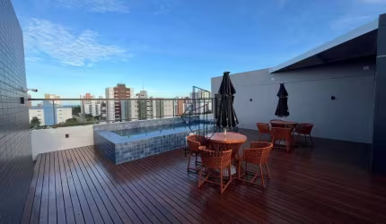 Flat com área de lazer e ótima localização a 500m da praia de Intermares - FL0195