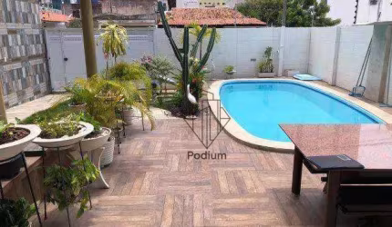 Casa de 1º andar com piscina nas proximidades de restaurantes e supermercado no Manaíra - CA0172