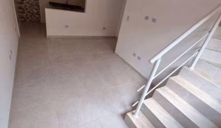Sobrado com 2 quartos  à venda, 54 m² por R$ 225.000 - Ribeirópolis - Praia Grande/SP