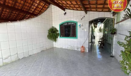 Casa com 2 quartos à venda, 70 m² por R$ 440.000 - Maracanã - Praia Grande/SP