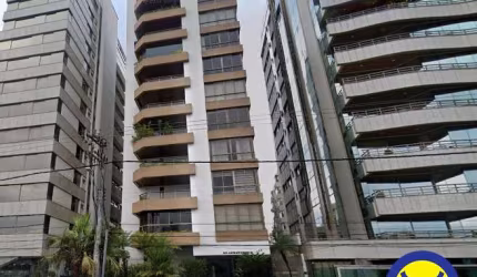 Apartamento na Beira Mar Norte com 4 quartos, sendo 2 suítes, frente para o mar