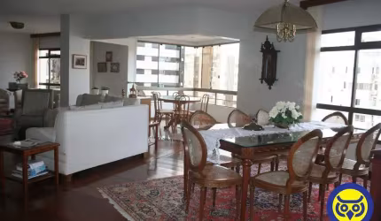Amplo apartamento na Beira Mar com 4 quartos, sendo 2 suítes