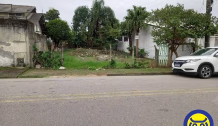 Terreno com 429,60m2 de área a venda no bairro Abrãao - Fpolis - SC