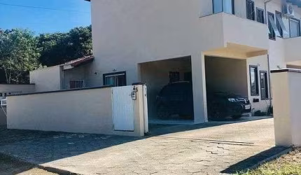 Sobrado com 2 dormitórios à venda, 85 m² por R$ 280. - Rocio Grande - São Francisco do Sul/SC