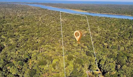 Terreno na tapera com área de preservação
