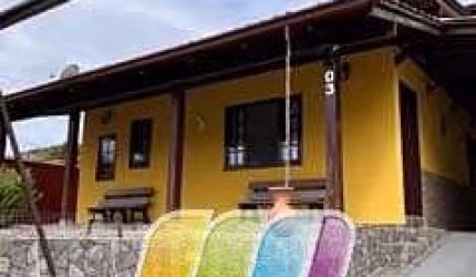 Casa com 4 dormitórios à venda, 273 m²