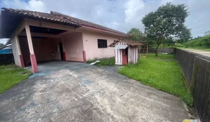 CASA A VENDA E LOCAÇÃO EM SÃO FRANCISCO DO SUL,SC