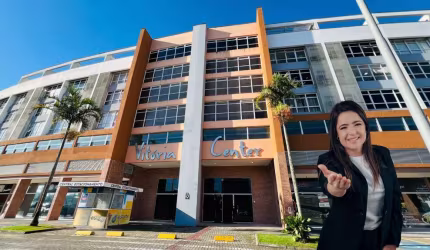 Sala comercial à venda na Rua Vereador Arthur Manoel Mariano, 362, Forquilhinhas, São José, 97 m2 por R$ 475.000