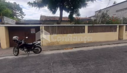 Casa Plana no bairro Rodolfo Teófilo - Fortaleza