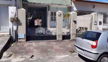 Casa à Venda na Parquelândia em Fortaleza/CE