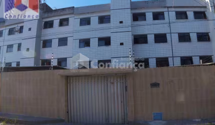 Apartamento á venda no bairro Jacarecanga