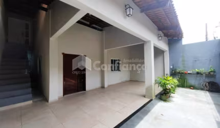 Casa à Venda na Parquelândia em Fortaleza/CE