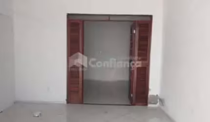 Casa Padrão no bairro Tabapuá - Caucaia
