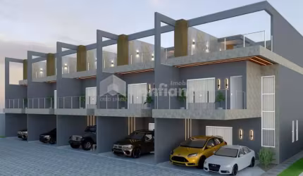 Casa Triplex à Venda na Praia da Tabuba em Caucaia/CE