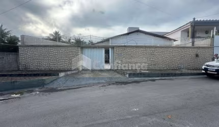 Casa a Venda no Pici- Fortaleza/CE