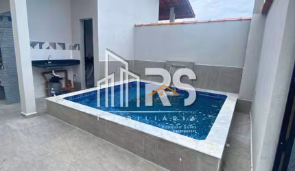 Casa com 2 dormitórios com Piscina