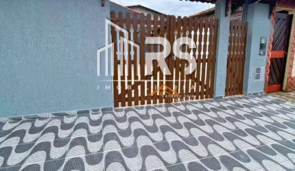 Casa com 2 dormitórios à venda, por R$ 299.900 - Mongaguá/SP