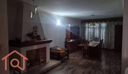 Sobrado em bairro nobre com 4 suites e 9 vagas