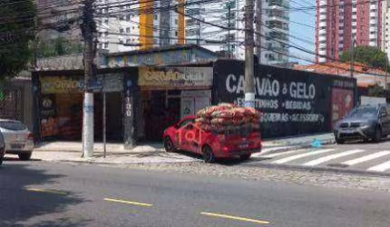 Ponto de Esquina em avenida de alto fluxo de autos e pedestres.