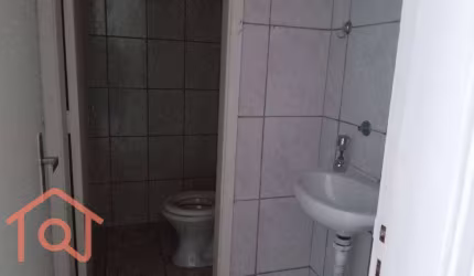 Sala comercial a venda ou para alugar proximo ao metrô Conceição.