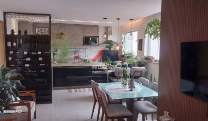 Apartamento de Luxo 2 quartos com Elevador!