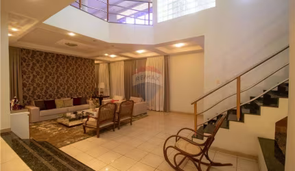 Linda Casa em Lagoa nova com 5 quartos sendo 5 suítes, 7 Banheiros, escritório, salão de festas e muito mais