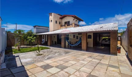 Linda casa na praia de Barra de Tabatinga próximoa Lagoa de Aritúba com 4 Quartos,1 Dependência e área de lazer completa com piscina.