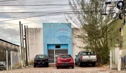 Ponto comercial 290m² na Av Integração, Candelária