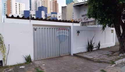 Casa Ampla com 4 Quartos em Lagoa Nova