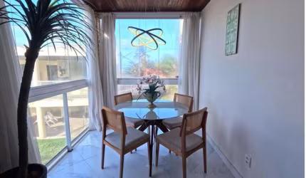 Duplex totalmente reformado com jacuzzi e churrasqueira na cobertura - Vista Mar exuberante