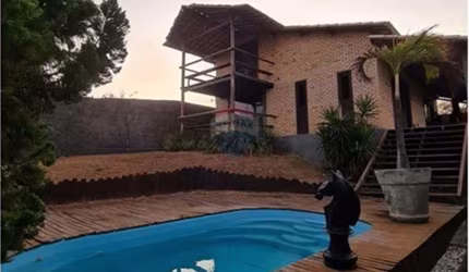 'Encantadora Casa na Praia de Tabatinga à Venda!'